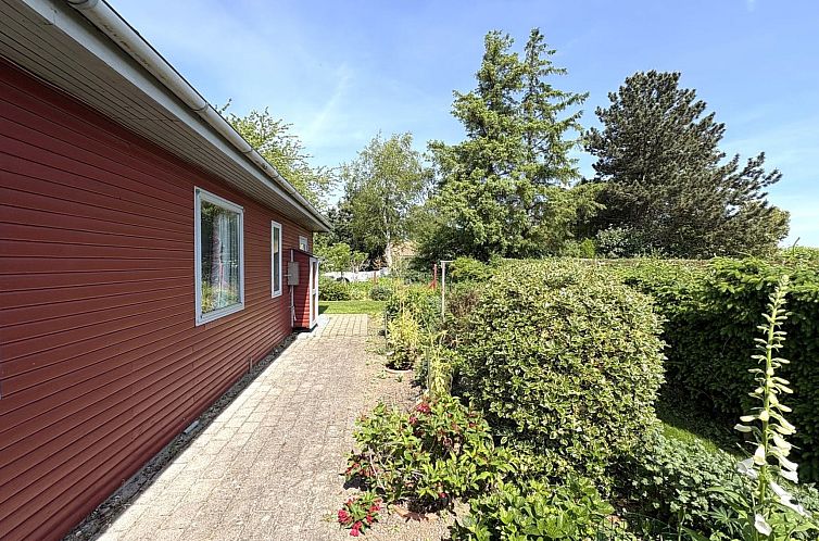 Vakantiehuis "Velena" - 150m from the sea