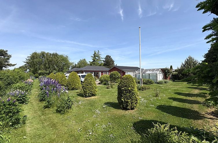 Vakantiehuis "Velena" - 150m from the sea