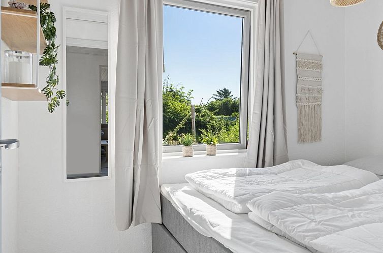 Vakantiehuis "Velena" - 150m from the sea