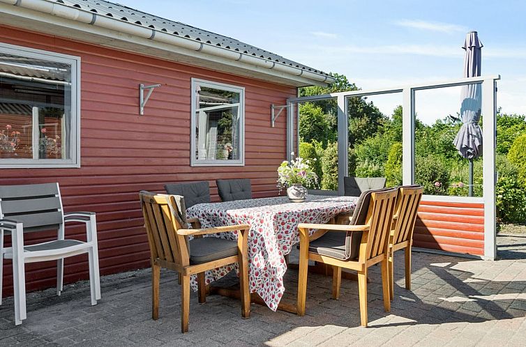 Vakantiehuis "Velena" - 150m from the sea