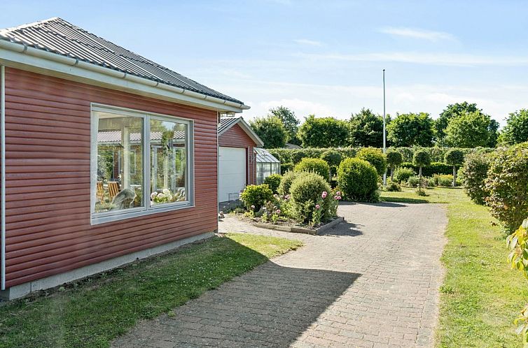 Vakantiehuis "Velena" - 150m from the sea