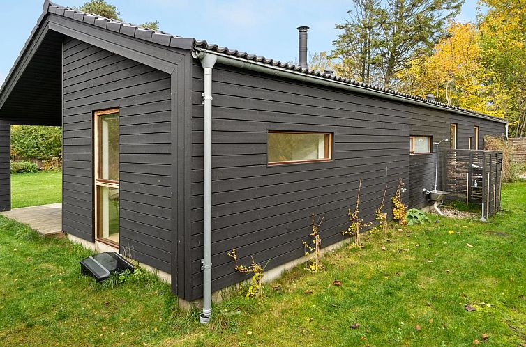 Vakantiehuis "Aino" - 1km from the sea