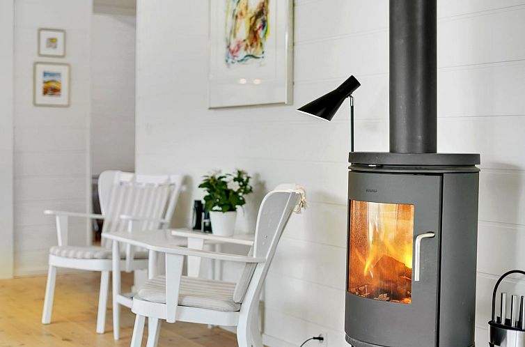Vakantiehuis "Aino" - 1km from the sea