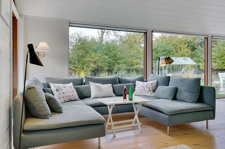 Vakantiehuis "Aino" - 1km from the sea