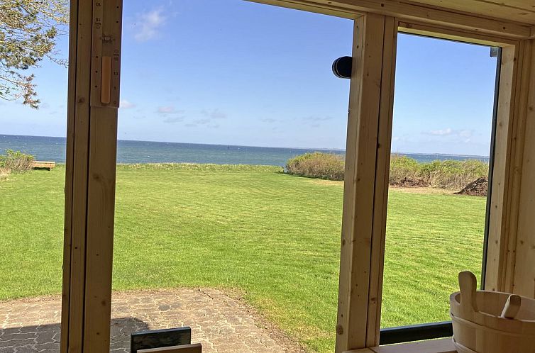 Vakantiehuis "Eyer" - 20m from the sea
