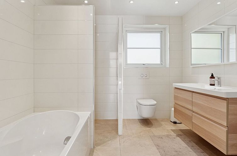 Vakantiehuis "Alvia" - 1.6km from the sea