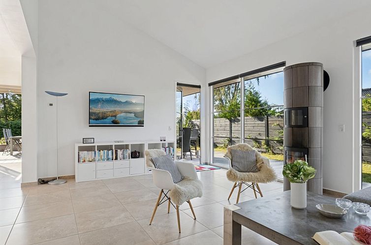 Vakantiehuis "Alvia" - 1.6km from the sea