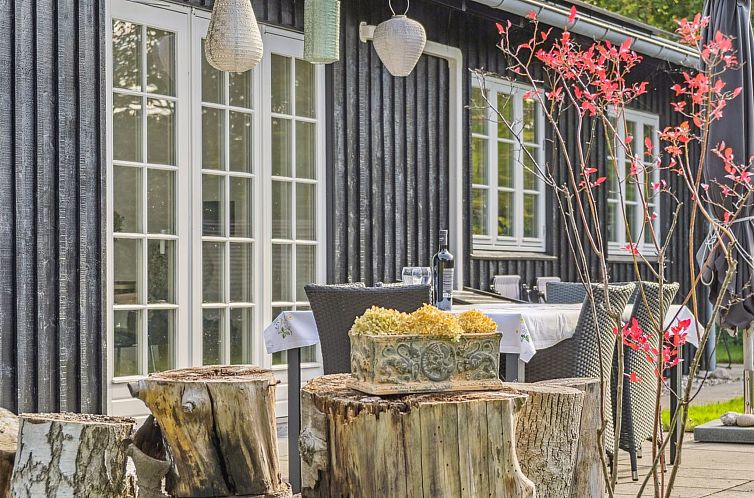 Vakantiehuis "Domi" - 1.3km from the sea