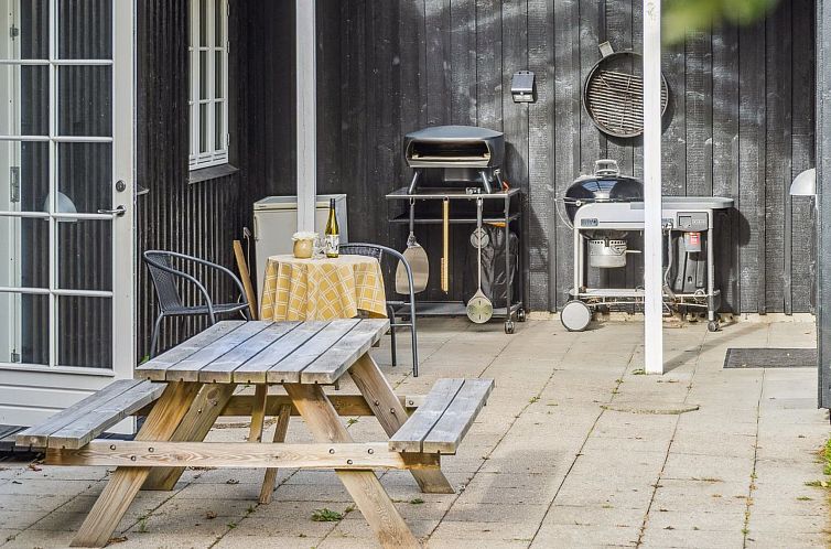 Vakantiehuis "Domi" - 1.3km from the sea