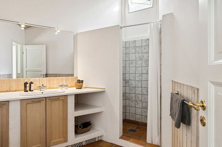 Vakantiehuis "Magh" - 400m from the sea