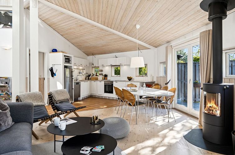 Vakantiehuis "Magh" - 400m from the sea