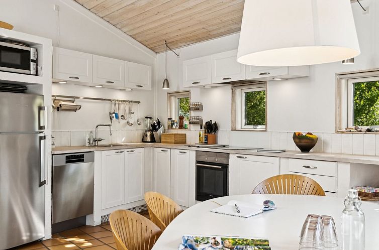 Vakantiehuis "Magh" - 400m from the sea