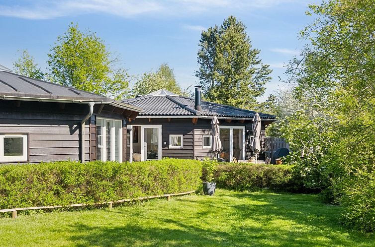 Vakantiehuis "Magh" - 400m from the sea