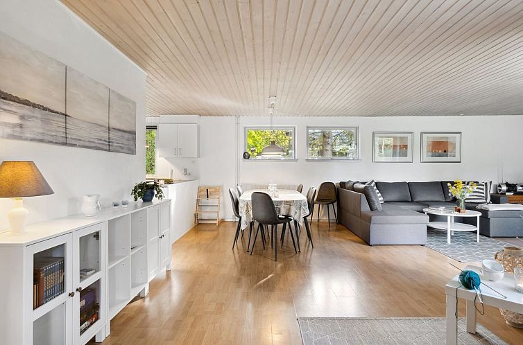 Vakantiehuis "Uolevi" - 1.3km from the sea