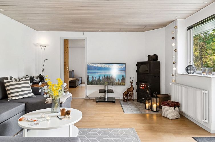 Vakantiehuis "Uolevi" - 1.3km from the sea