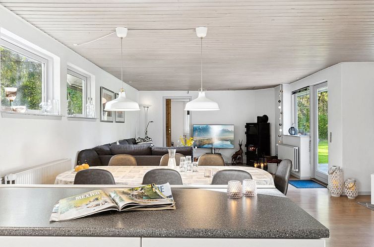 Vakantiehuis "Uolevi" - 1.3km from the sea