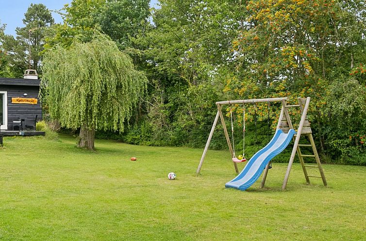 Vakantiehuis "Mark" - 1.2km from the sea