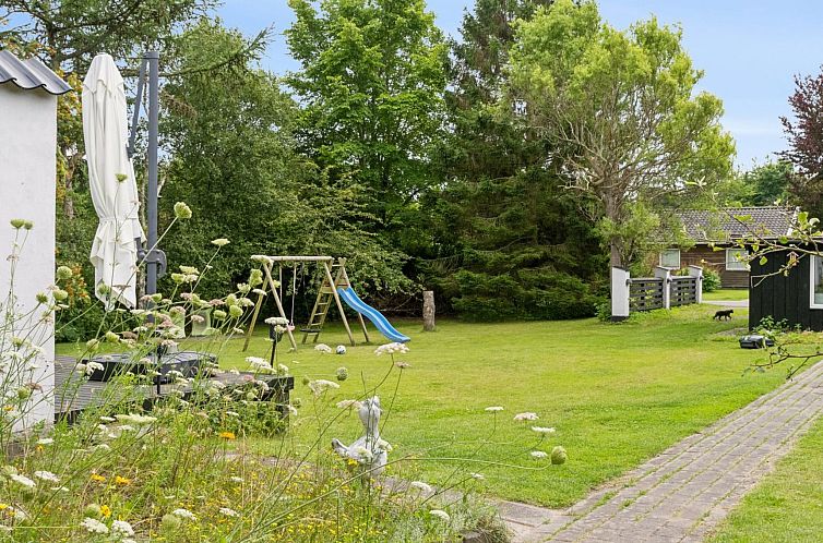 Vakantiehuis "Mark" - 1.2km from the sea