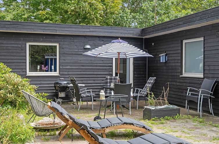 Vakantiehuis "Mark" - 1.2km from the sea