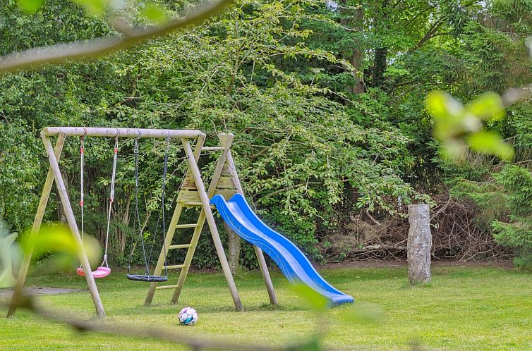 Vakantiehuis "Mark" - 1.2km from the sea