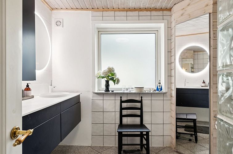 Vakantiehuis "Mark" - 1.2km from the sea