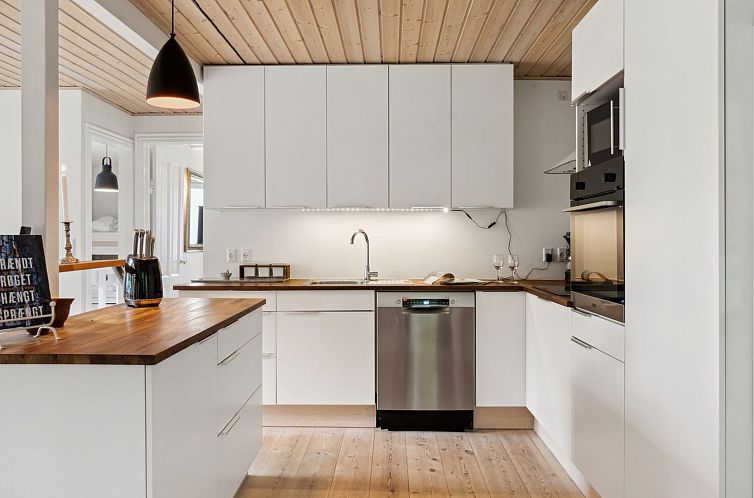 Vakantiehuis "Mark" - 1.2km from the sea