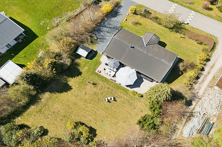 Vakantiehuis "Tjark" - 1.0km from the sea