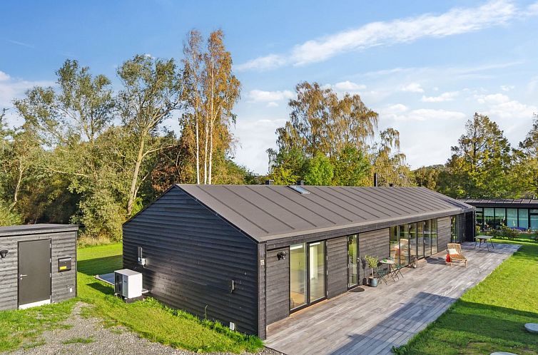 Vakantiehuis "Magh" - 400m from the sea