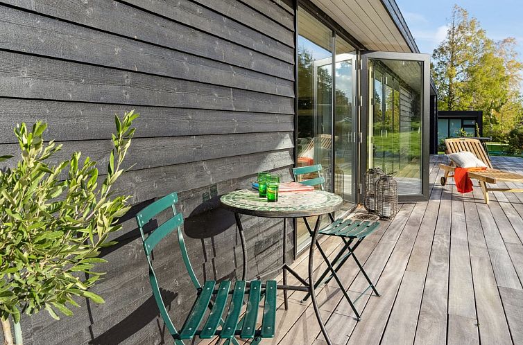 Vakantiehuis "Magh" - 400m from the sea