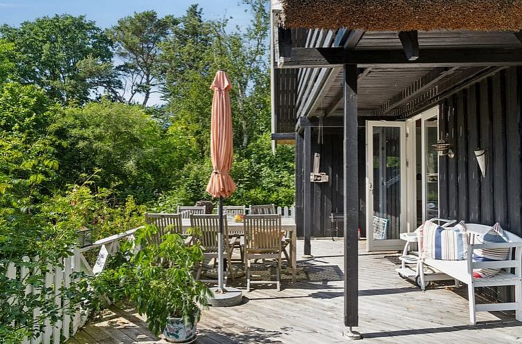 Vakantiehuis "Nanya" - 700m from the sea
