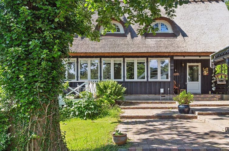 Vakantiehuis "Nanya" - 700m from the sea