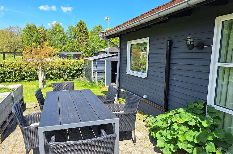 Vakantiehuis "Arise" - 1.5km from the sea