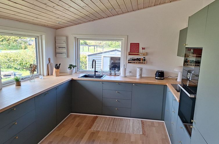 Vakantiehuis "Arise" - 1.5km from the sea