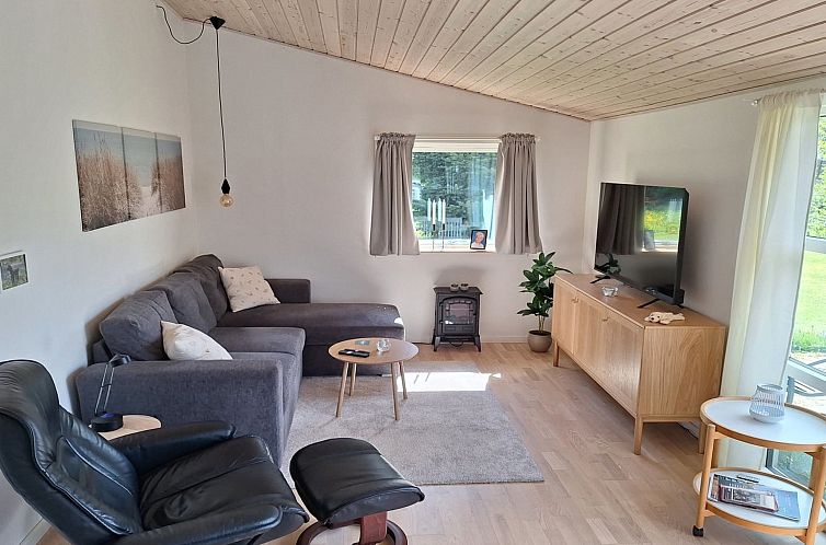 Vakantiehuis "Arise" - 1.5km from the sea