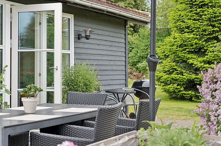 Vakantiehuis "Arise" - 1.5km from the sea