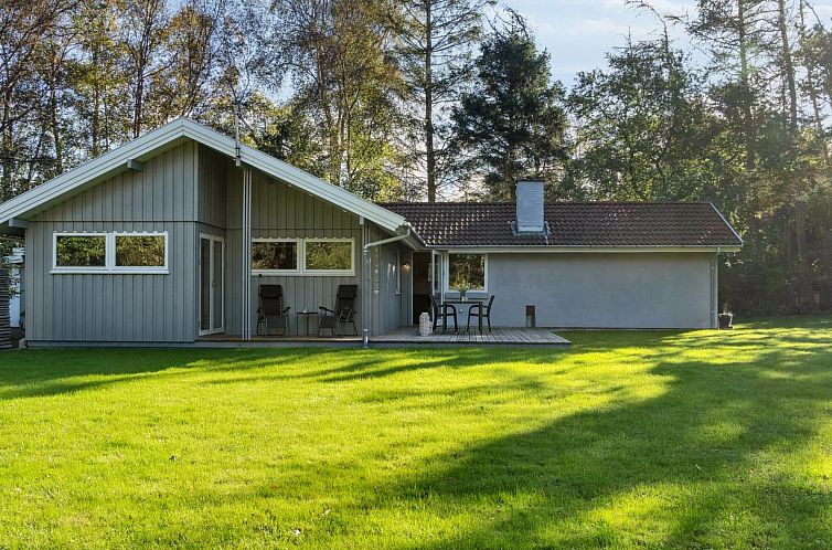 Vakantiehuis "Uolevi" - 1.3km from the sea