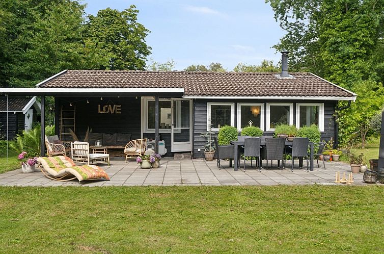 Vakantiehuis "Eida" - 1.7km from the sea