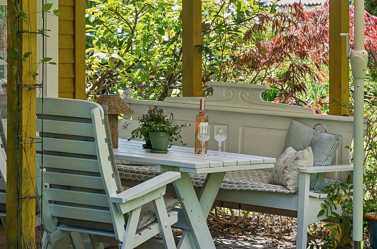 Vakantiehuis "Holmfridur" - 1.1km from the sea