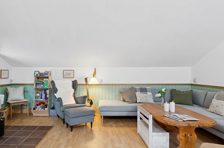 Vakantiehuis "Holmfridur" - 1.1km from the sea