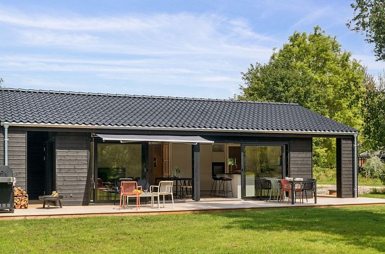 Vakantiehuis "Herulf" - 450m from the sea