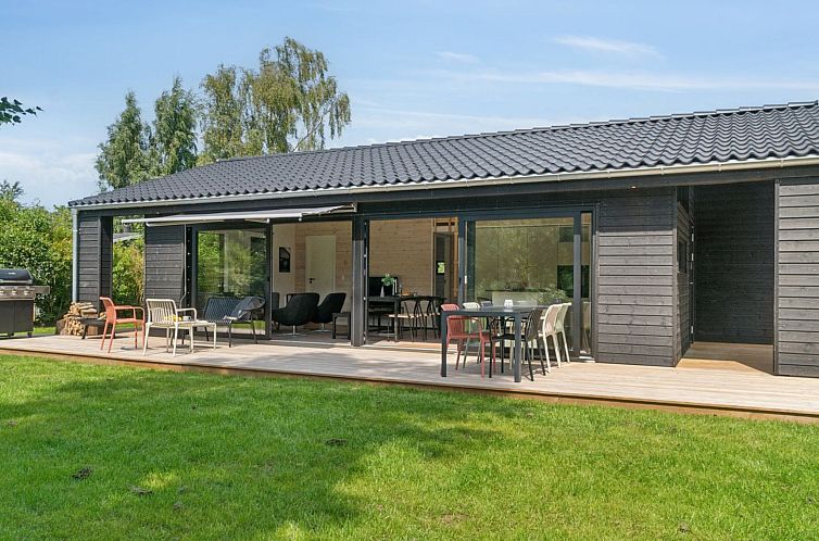 Vakantiehuis "Herulf" - 450m from the sea