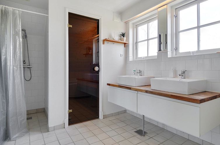 Vakantiehuis "Thora" - 800m from the sea