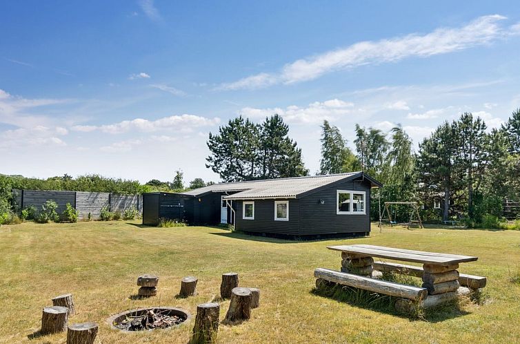 Vakantiehuis "Ludvika" - 350m from the sea