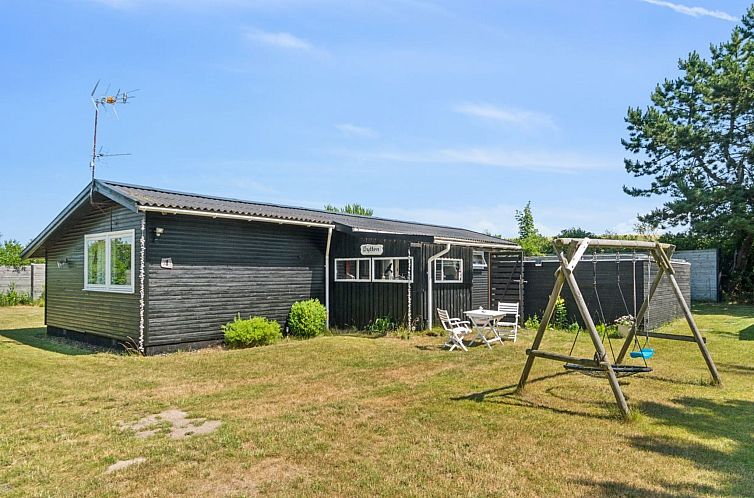 Vakantiehuis "Ludvika" - 350m from the sea