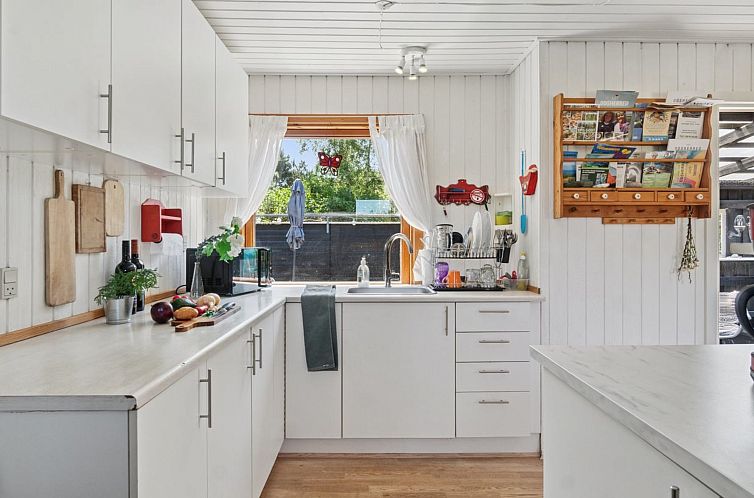 Vakantiehuis "Ludvika" - 350m from the sea