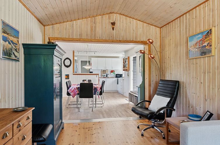 Vakantiehuis "Ludvika" - 350m from the sea
