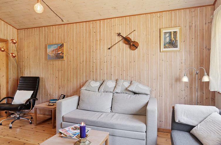 Vakantiehuis "Ludvika" - 350m from the sea