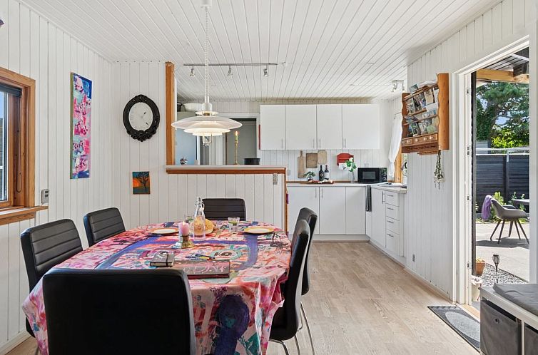 Vakantiehuis "Ludvika" - 350m from the sea