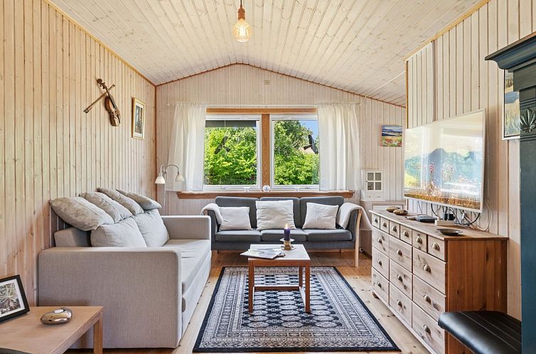 Vakantiehuis "Ludvika" - 350m from the sea
