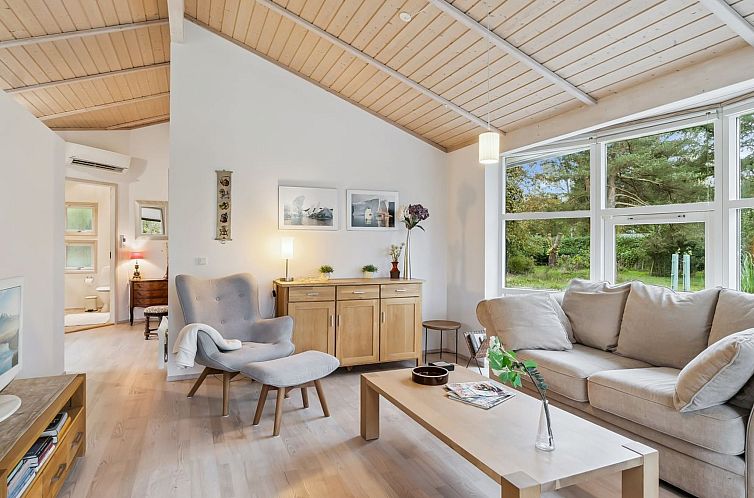 Vakantiehuis "Angelika" - 1.3km from the sea